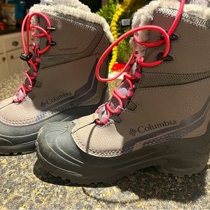 Columbia size 5 Winter boots